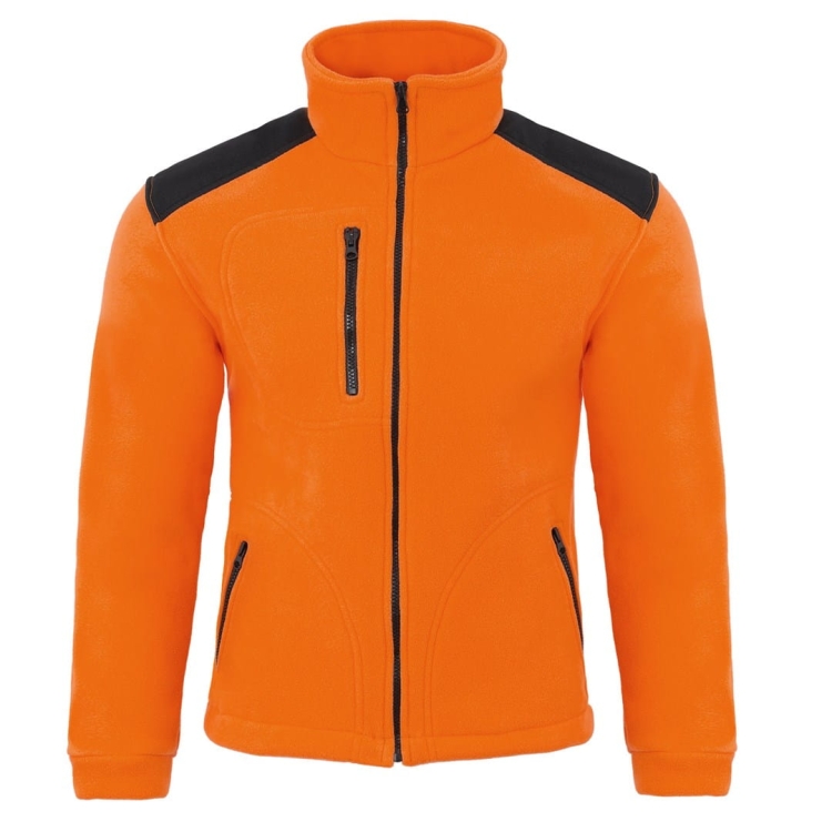 Fleecejacke mit schwarzen Einsätzen in Orange.